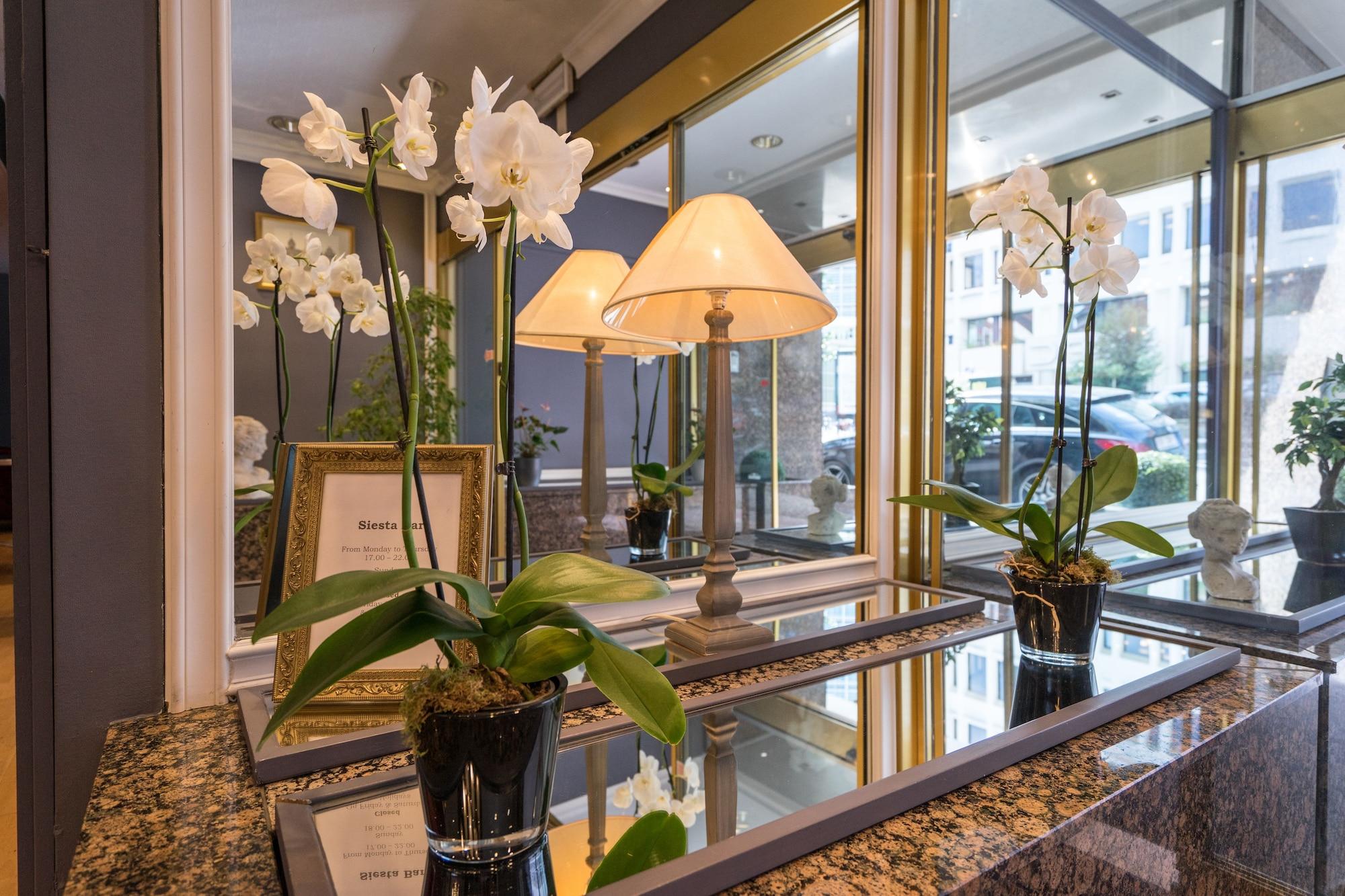 Vista Lobby First Euroflat Hotel