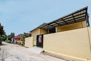Alojamiento - OYO 91835 Djasur Kost