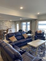 Alquiler Vacacional - Gorgeous New Home - 4,500sq -ft7 Bed Rm-5Bath 2 Fireplace -3 65” TV’s large Bar