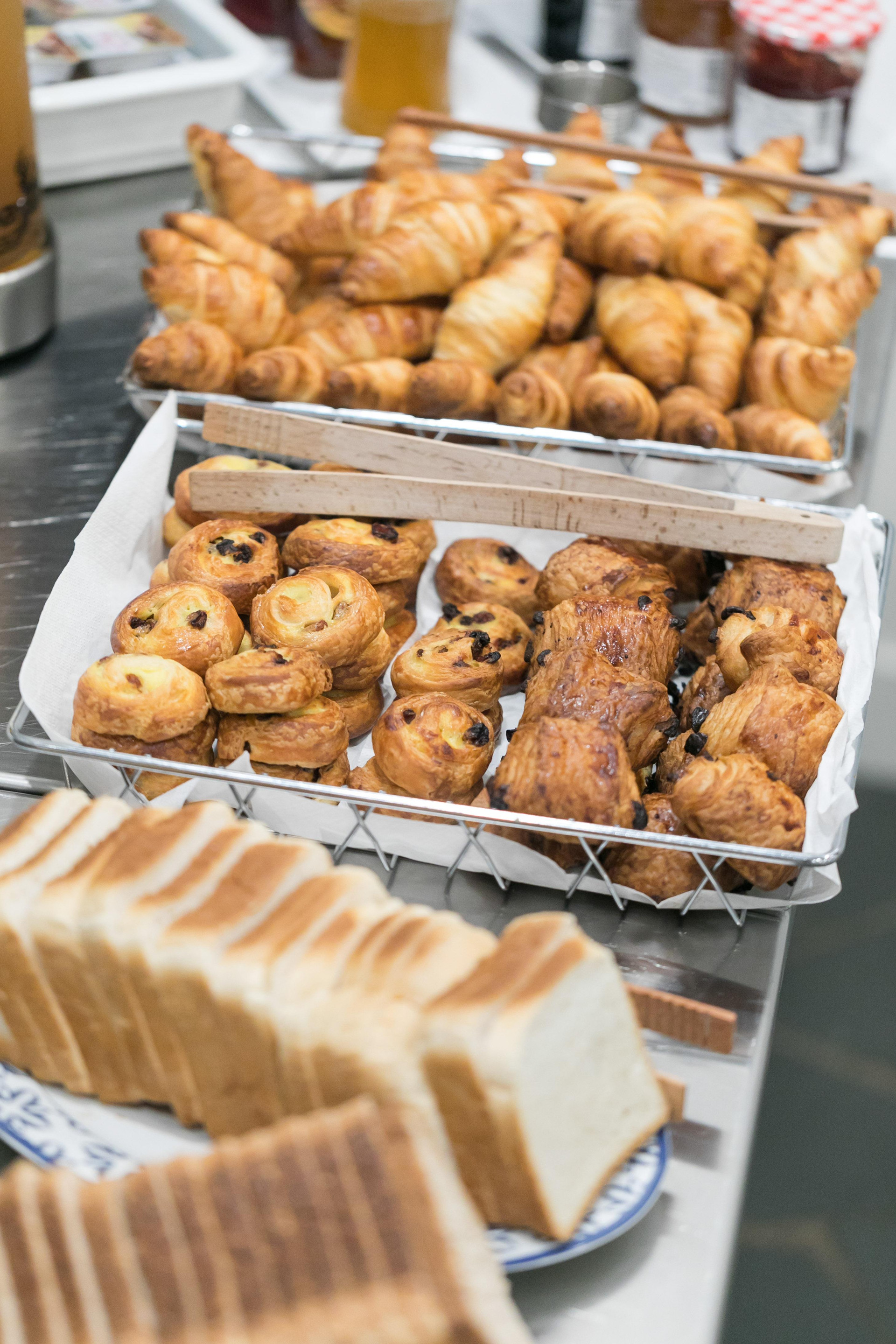 Restaurant The Deck Hotel by HappyCulture