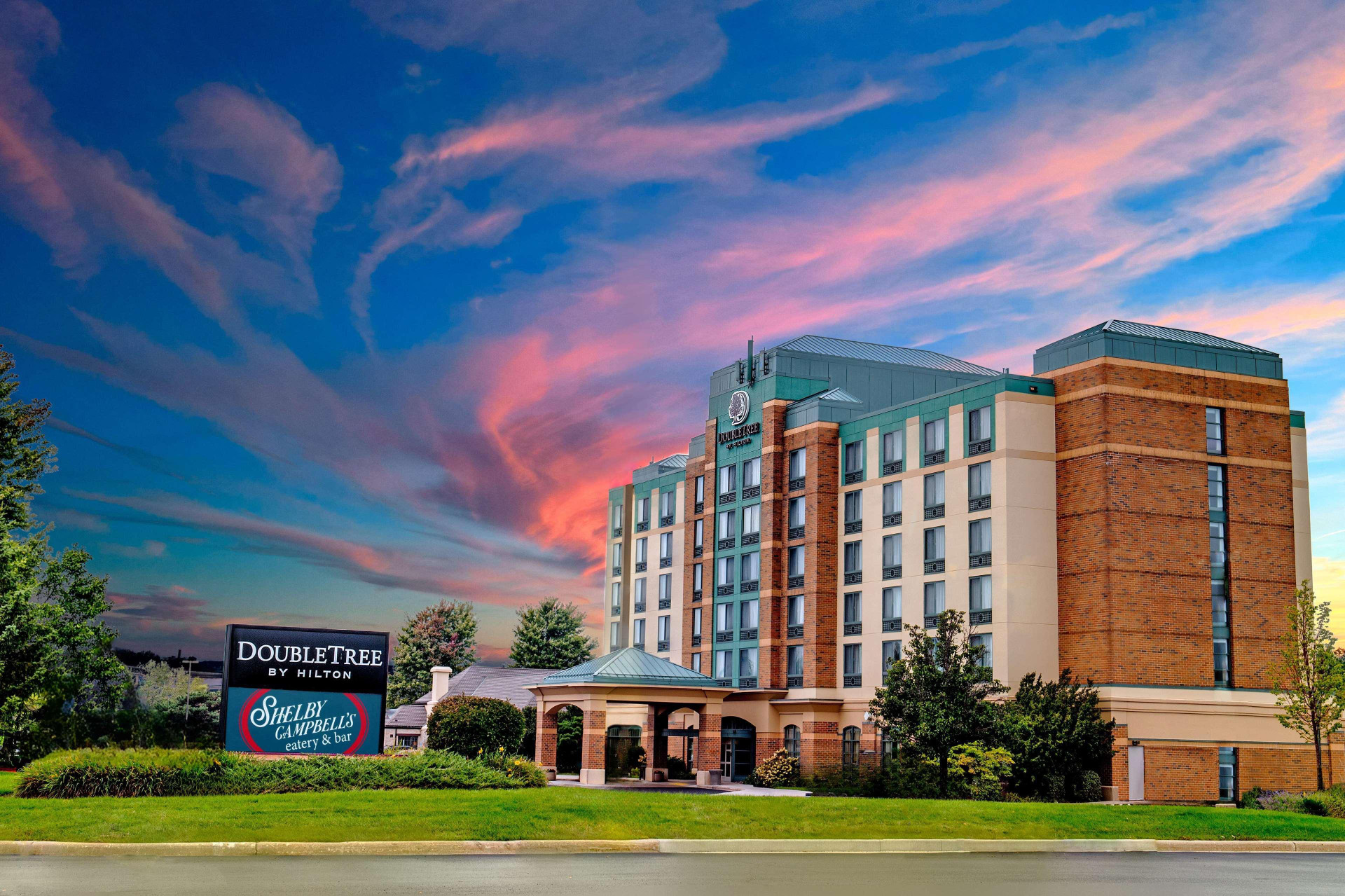 Vista Exterior Doubletree by Hilton Pleasant Prairie Kenosha