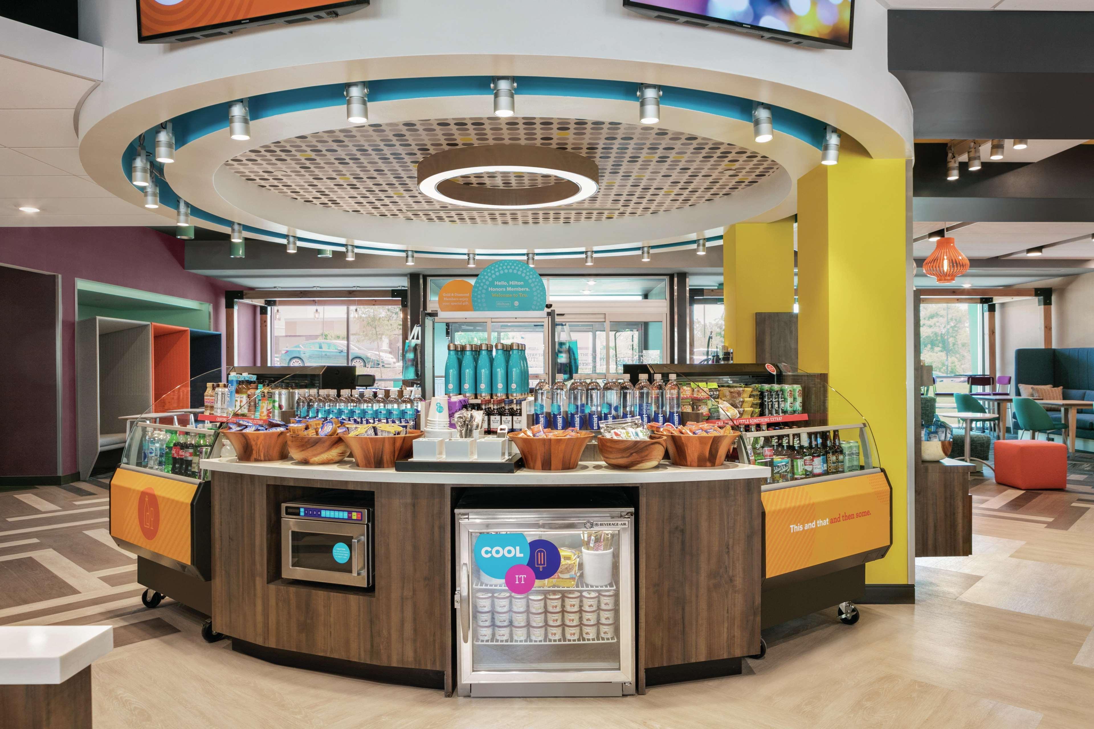 Restaurant Tru By Hilton Charlotte Ayrsley Nc