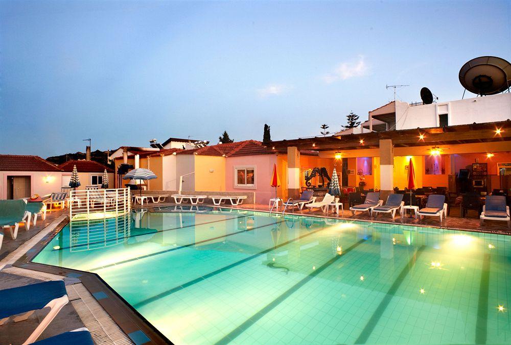 Pool view Marietta Hotel & Apartments