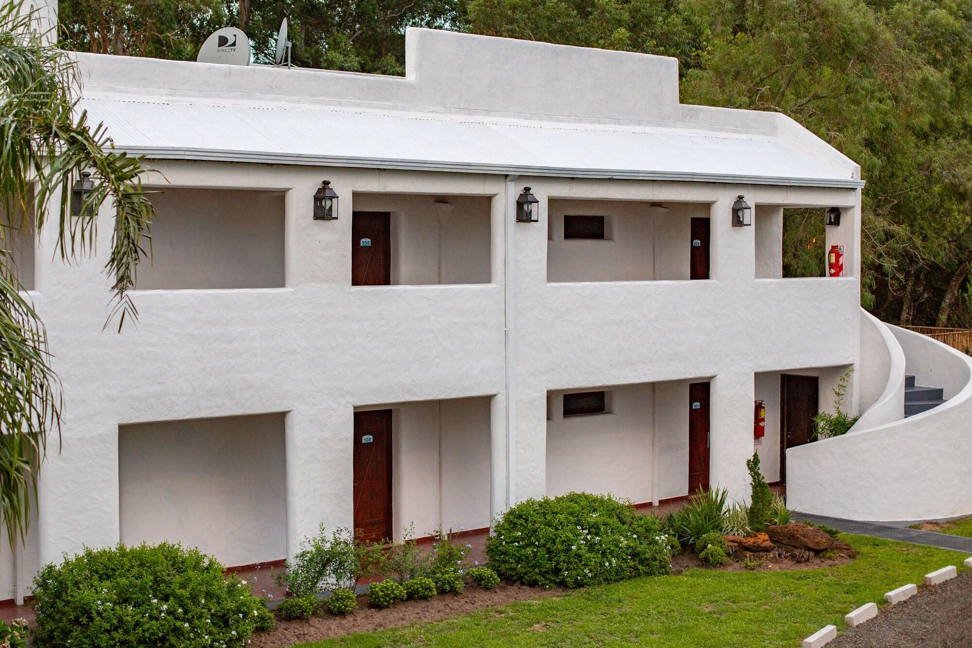 Vista Exterior Howard Johnson Express Inn Ituzaingo