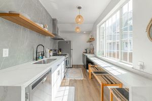 Renta Vacacional - Stylish 2-bedroom Walking Distance to Downtown