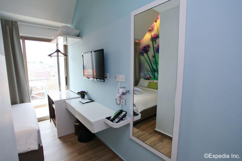 Set de Habitación J8 Hotel
