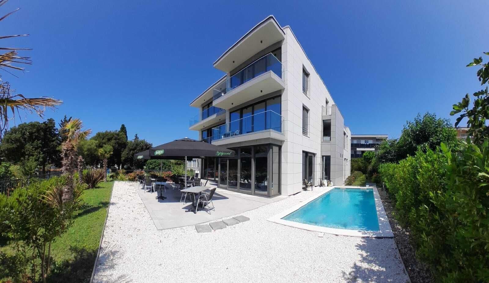 Vista Piscina HotelOscar