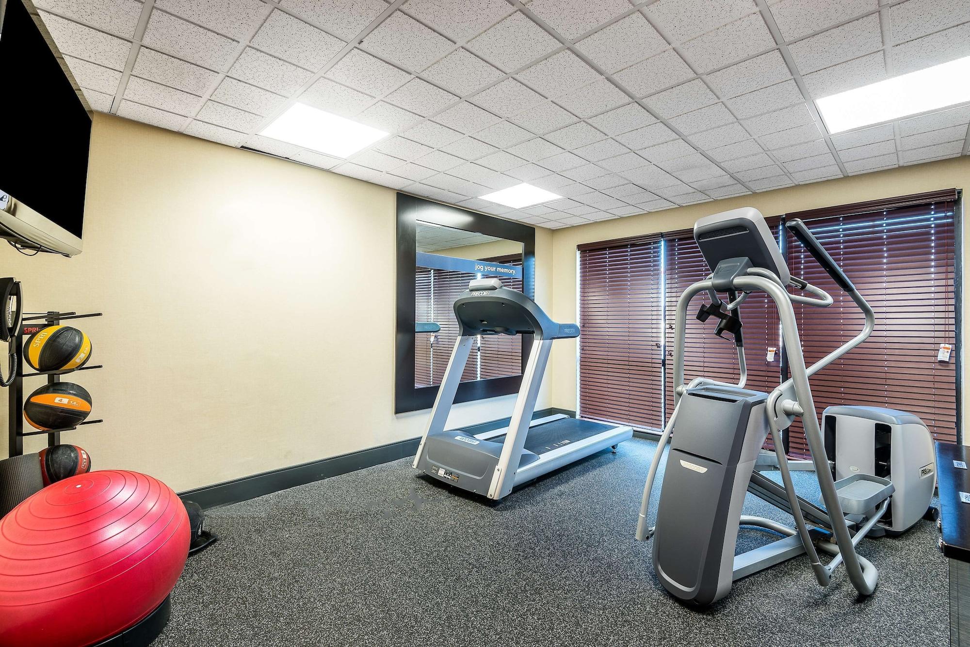 Gimnasio Hampton Inn Parkersburg-Mineral Wells