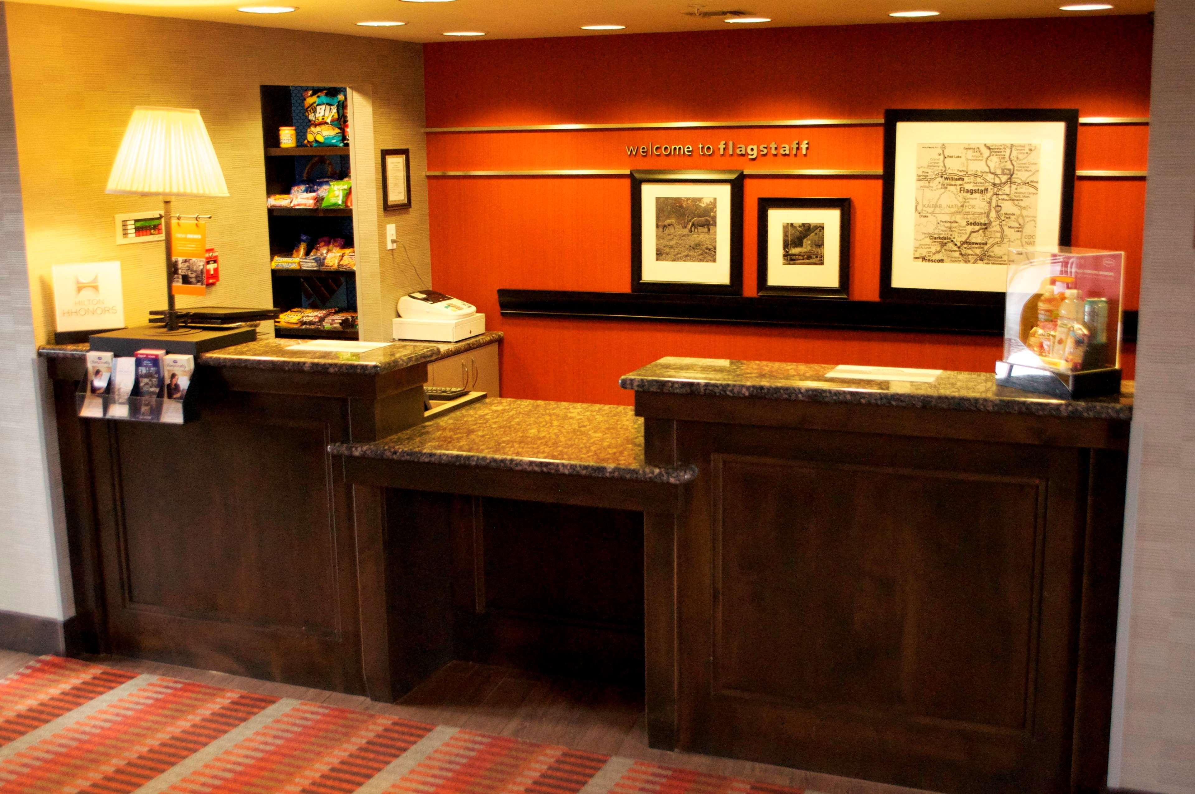 Vista Lobby Hampton Inn & Suites Flagstaff