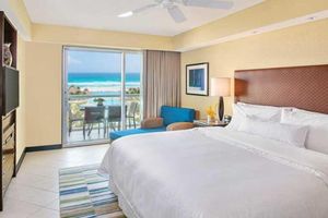 Alquiler Vacacional - Located in the heart of Hotel Zone across the street from large shopping mall