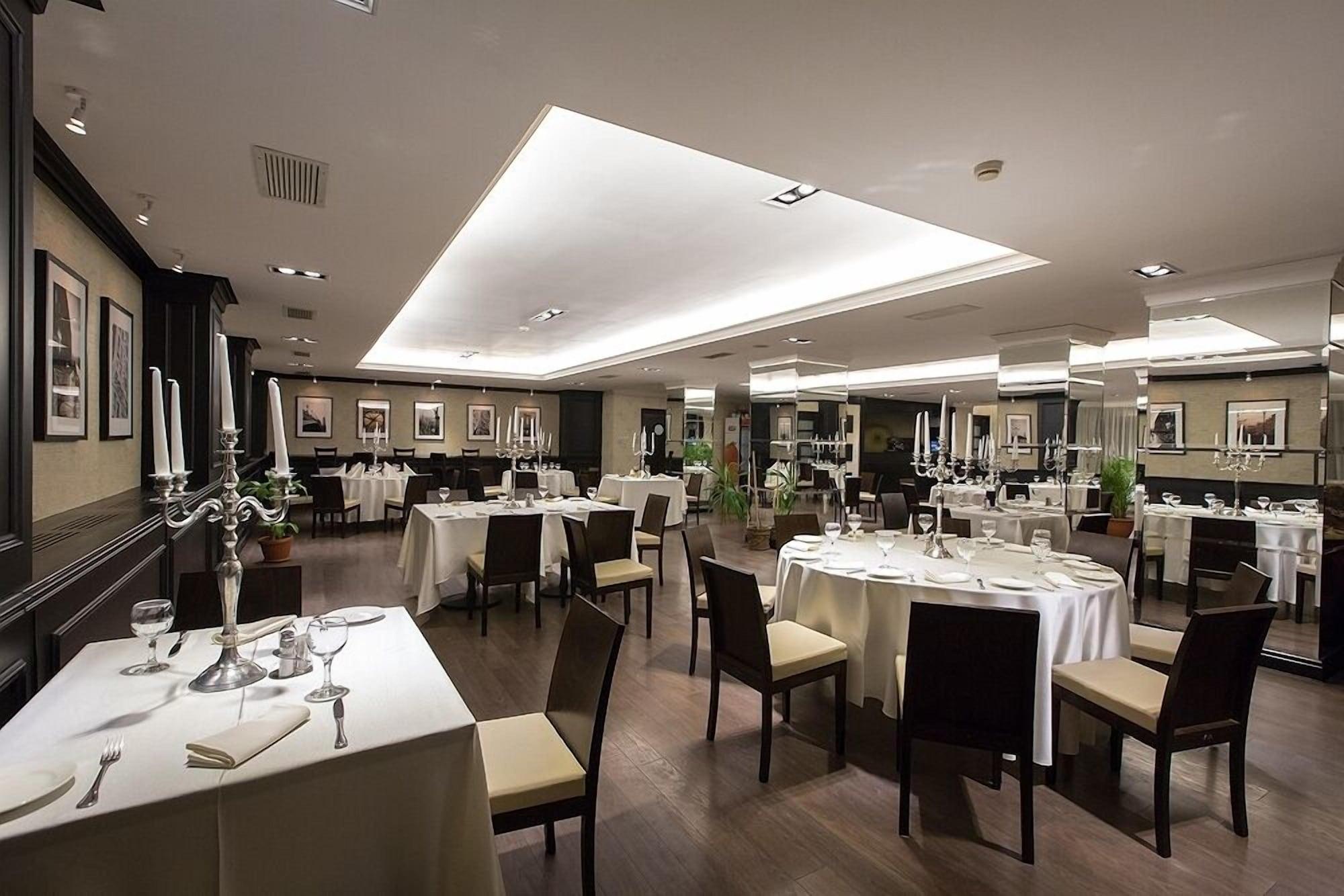 Restaurant Ramada by Wyndham Iasi City Centre