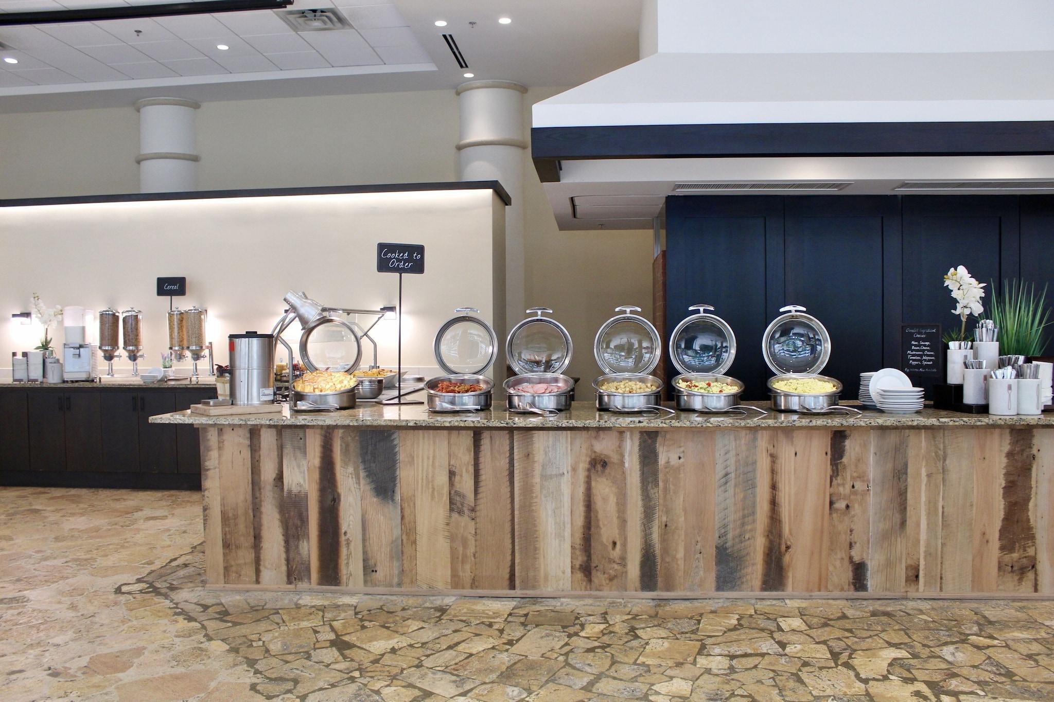 Restaurant Embassy Suites by Hilton San Juan Hotel & Casino