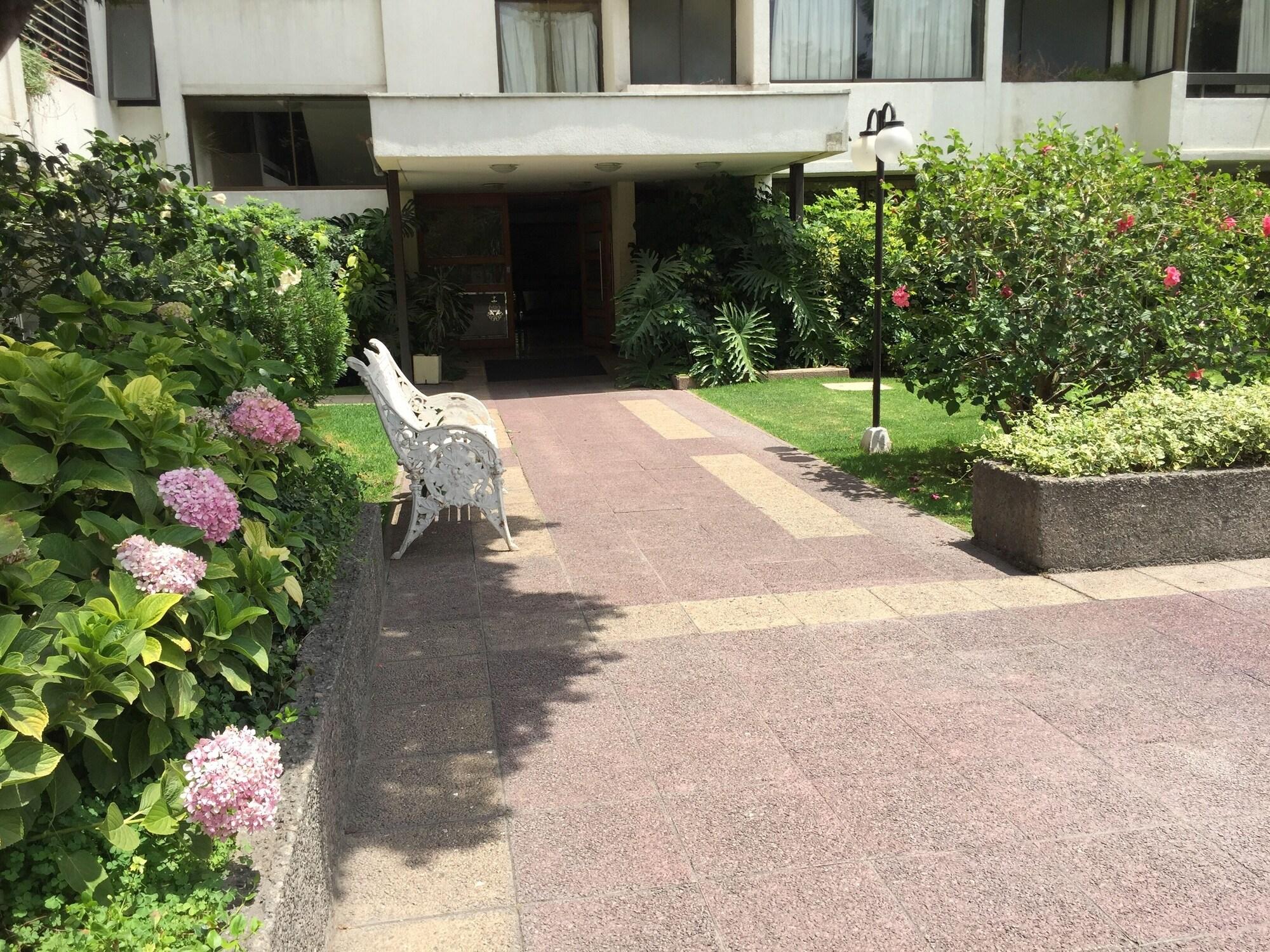 Vista Exterior Queen Room Las Condes