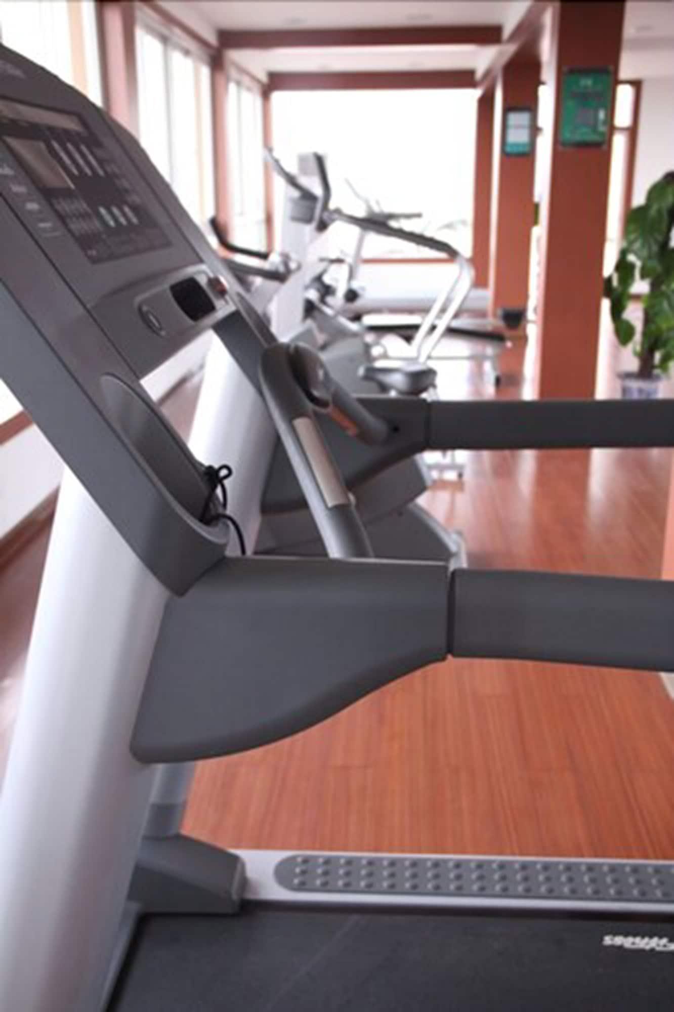 Gimnasio New Century Zhejiang Xiaoshan Hotel