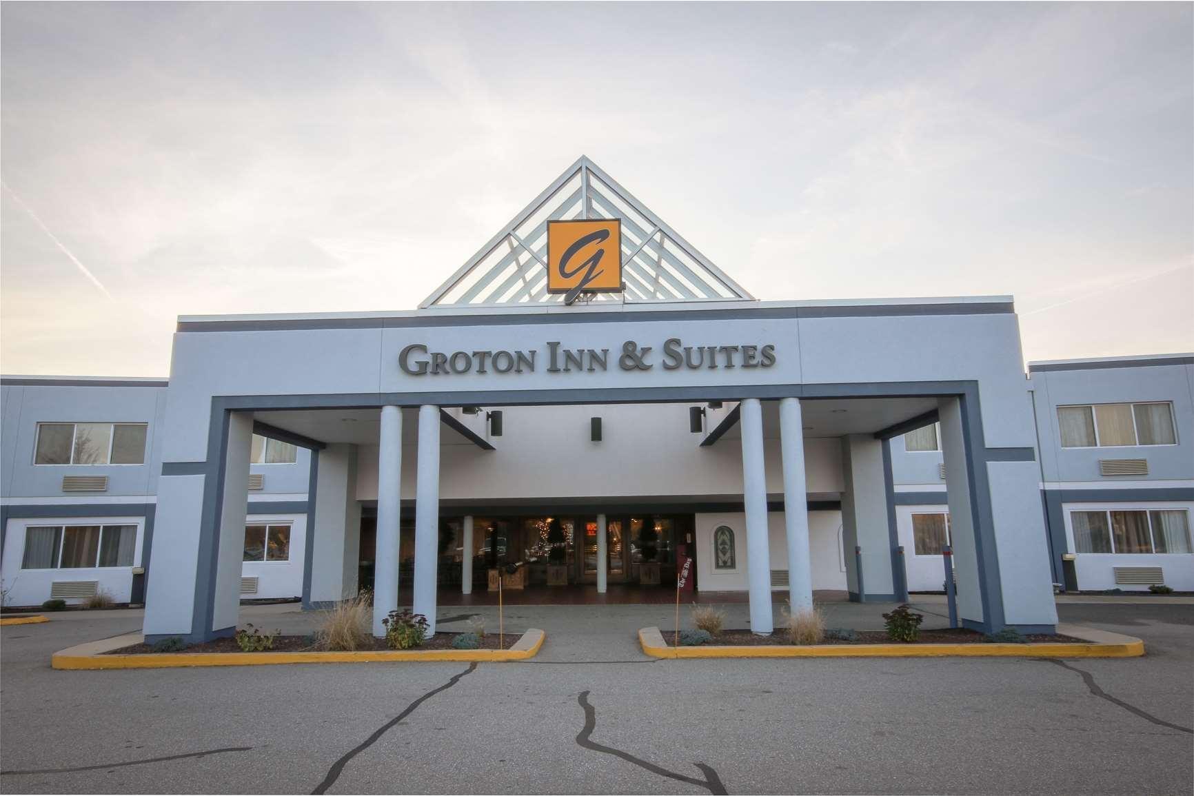 Vista Exterior Groton Inn & Suites