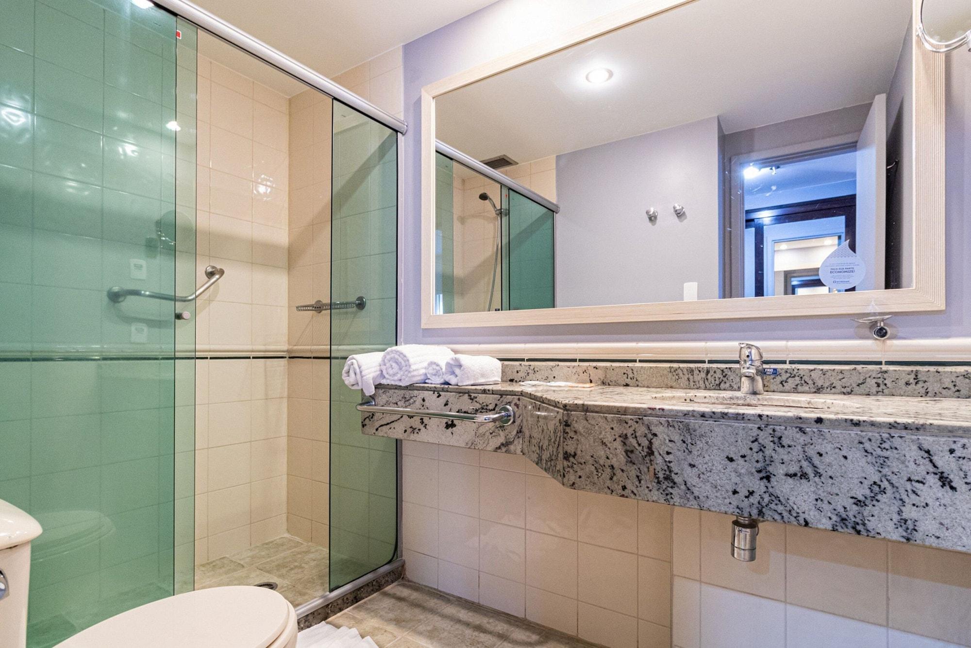 Equipamiento de Habitación Elegance Suítes Berrini