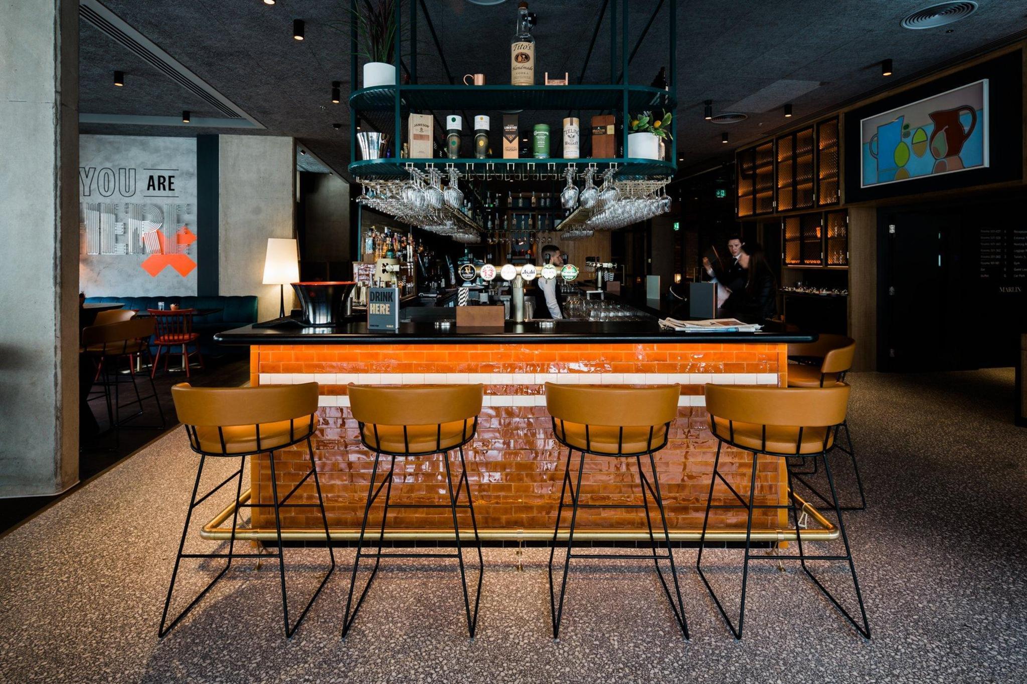 Bar/Salón Marlin