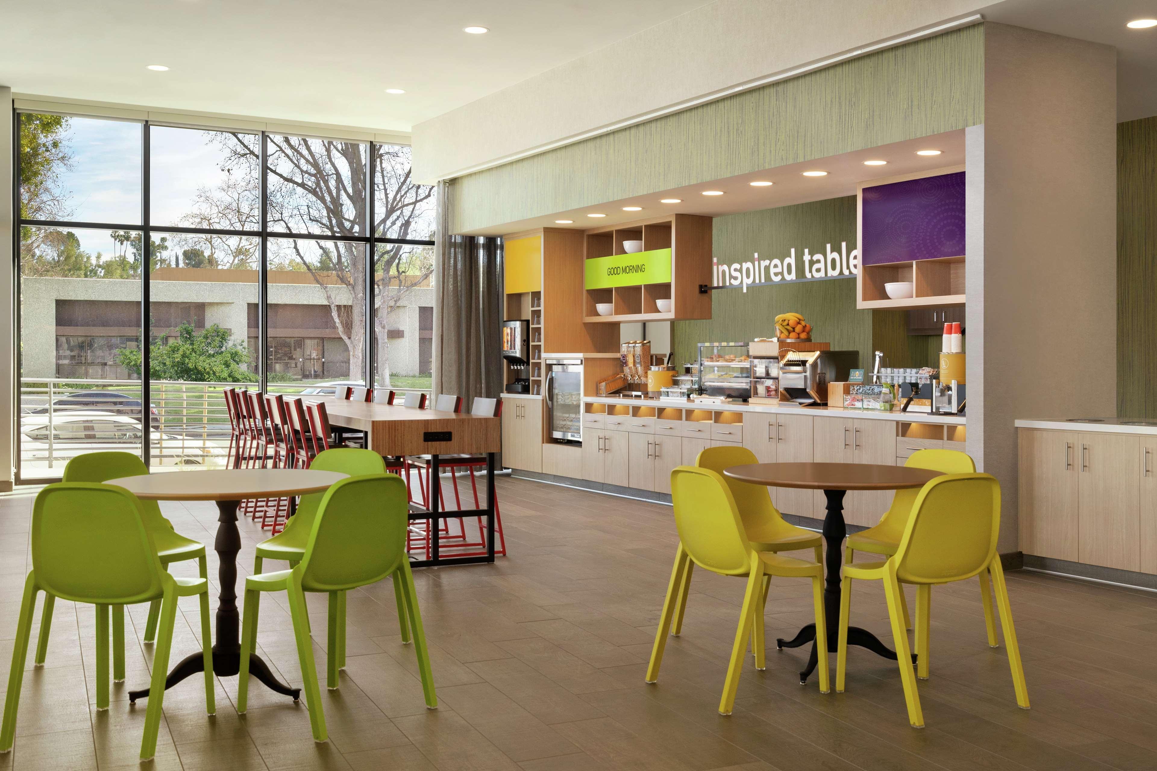 Restaurant Home2 Suites By Hilton Woodland Hills