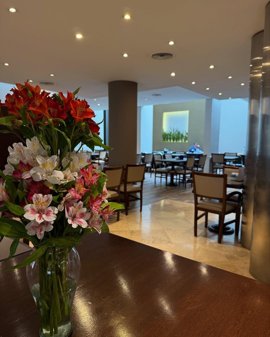 Vista Lobby Urquiza Apart Hotel