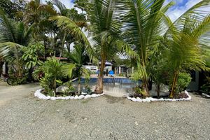Alojamiento - Rooms & Pool Macaws