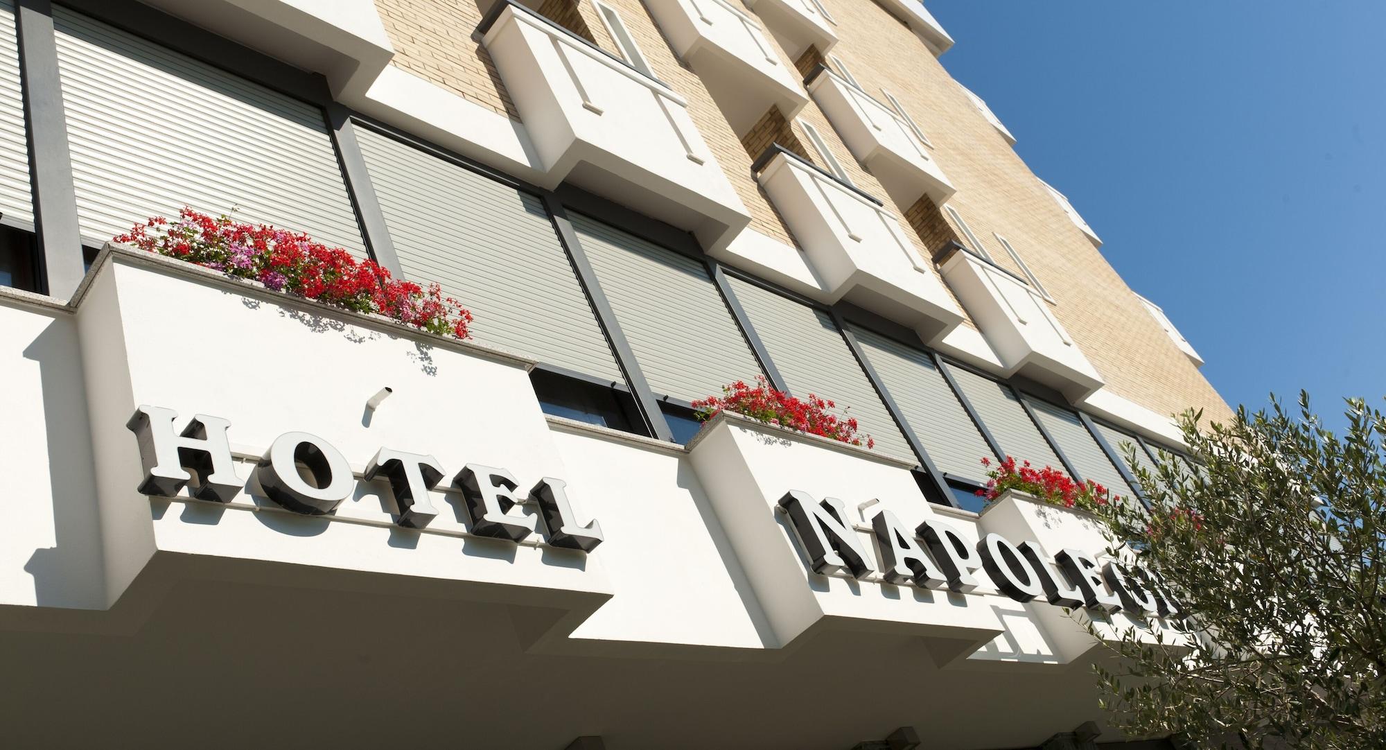 Vista Exterior Hotel Napoleon
