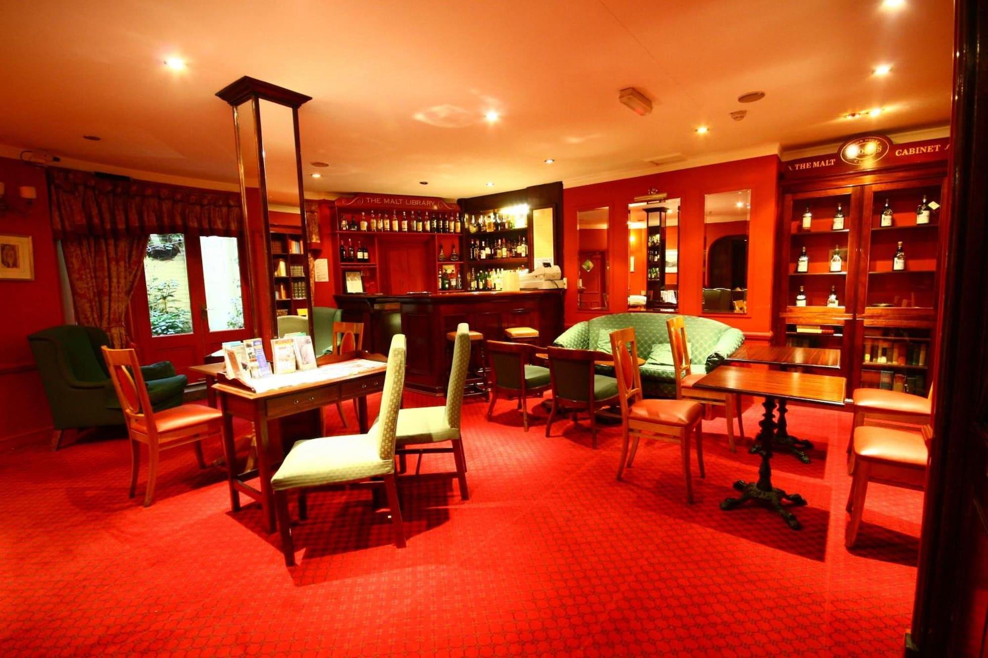 Bar/Salón Grange Blooms Hotel