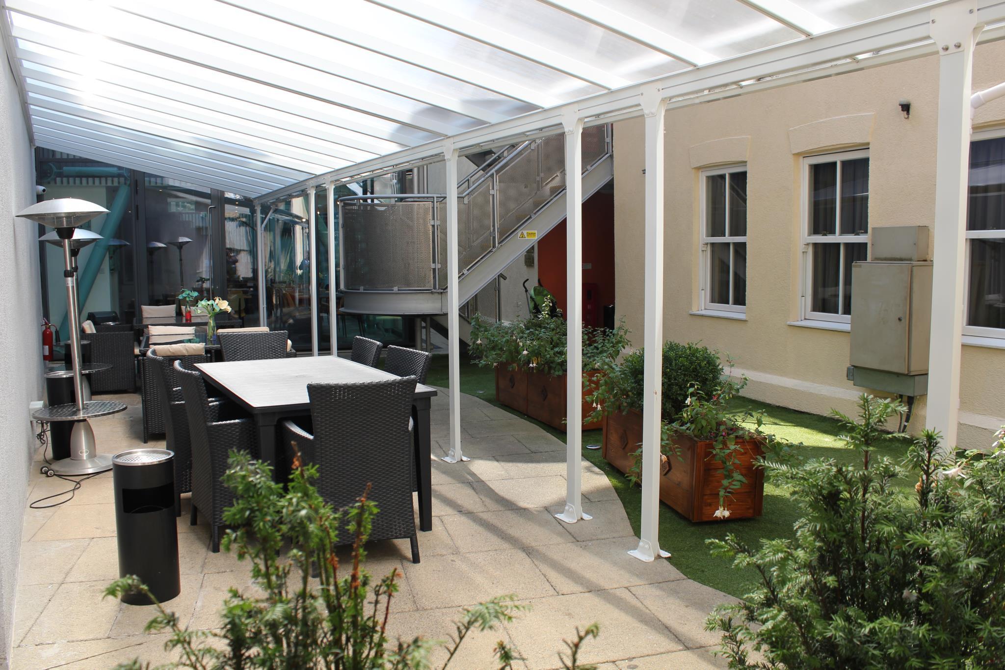 Varios Grand Plaza Serviced Apartments