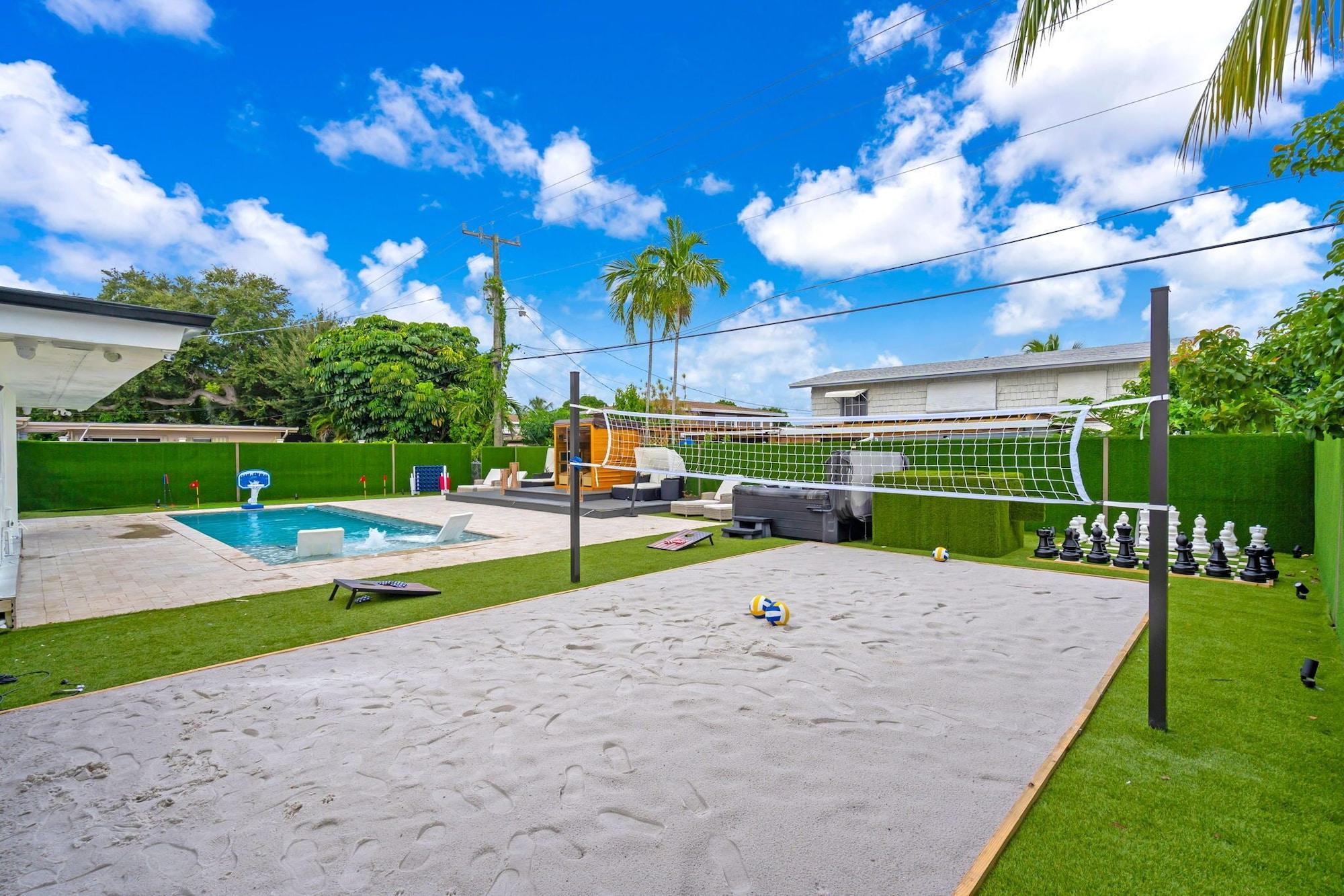 Varios Miami Resort Villa with Jacuzzi & Sauna