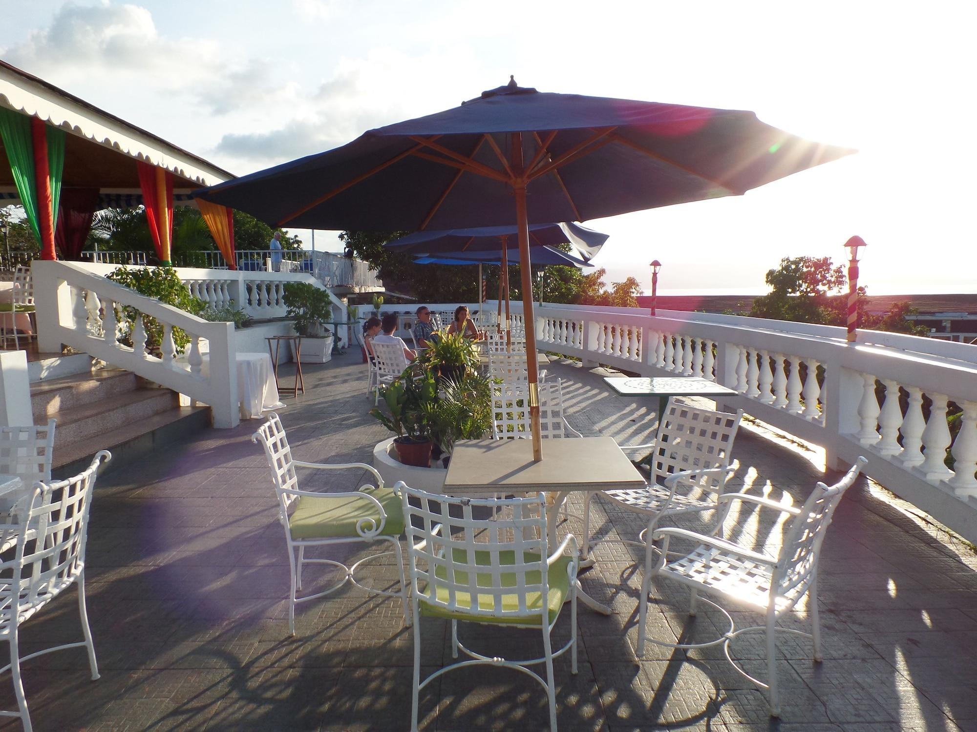 Bar/Salón Daydream Beach at Montego Bay Club