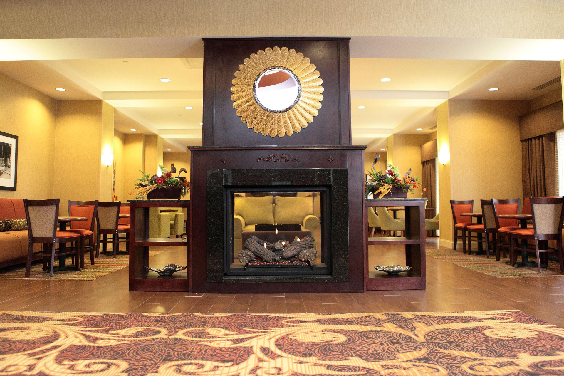 Vista Lobby Hampton Inn Milan, TN