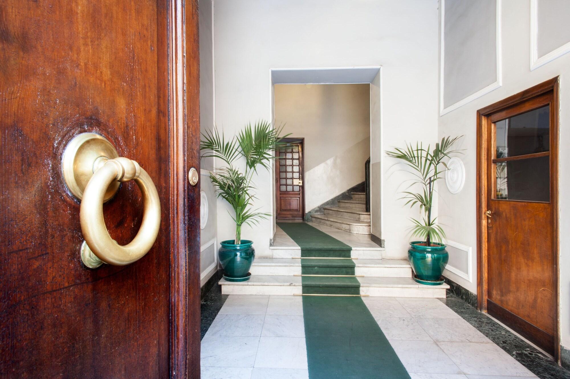 Vista Exterior Nazionale 51 - Group