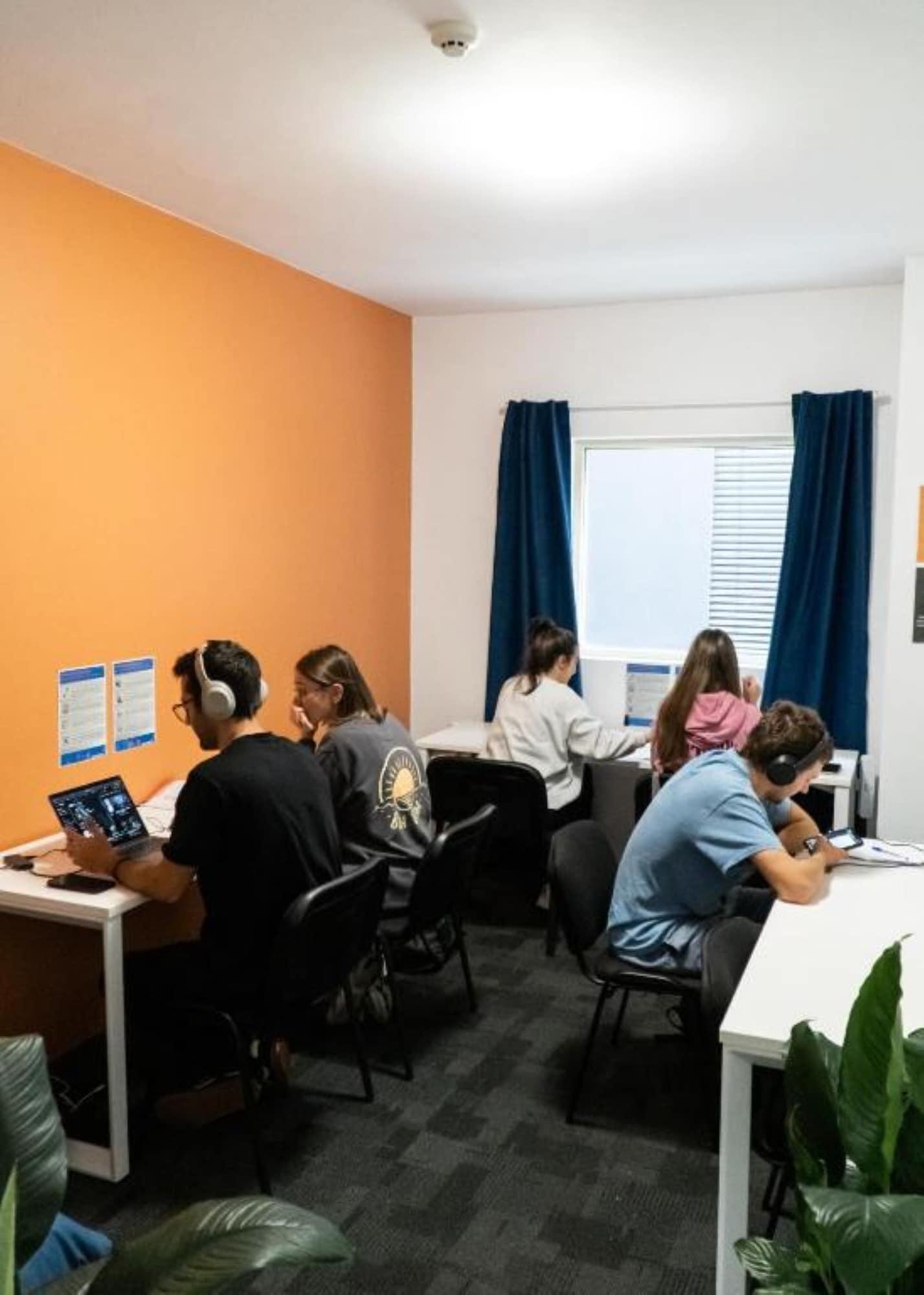 Sala de Reuniones Big Backpackers Hostel