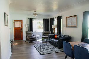 Alquiler Vacacional - Cozy family friendly home within walking distance of Main Street!