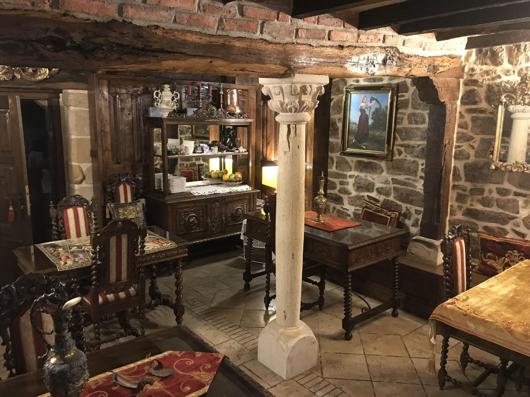 Bar/Salón Hotel Palacio de Trasvilla