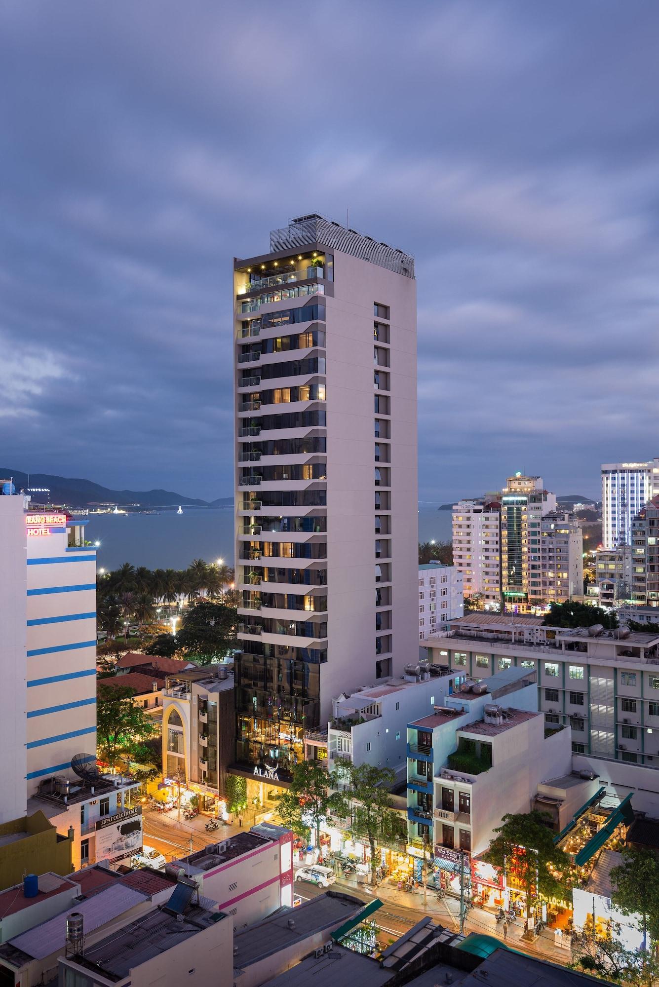 Vista Exterior Alana Nha Trang Beach Hotel