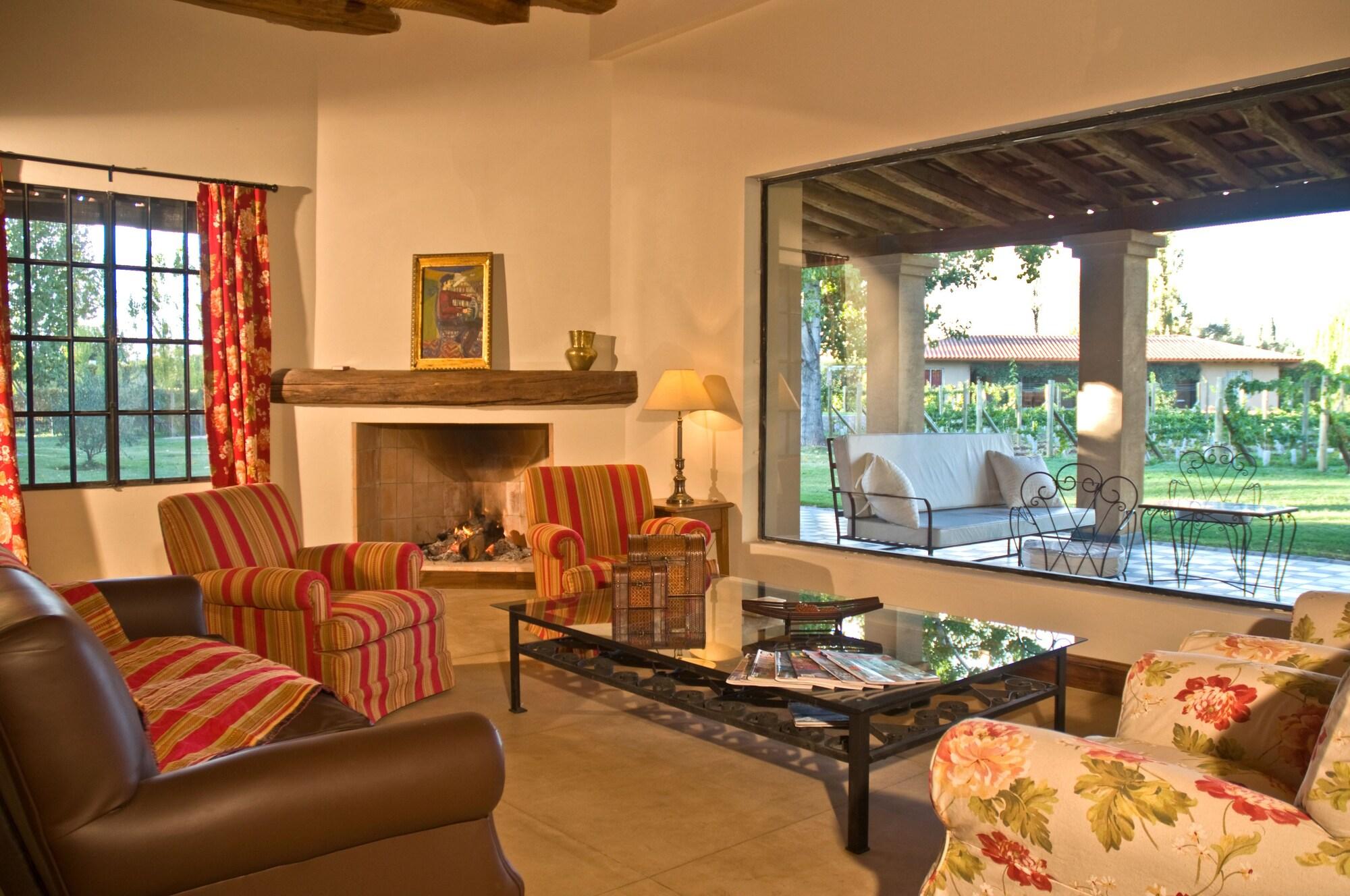 Vista Lobby Posada Verde Oliva