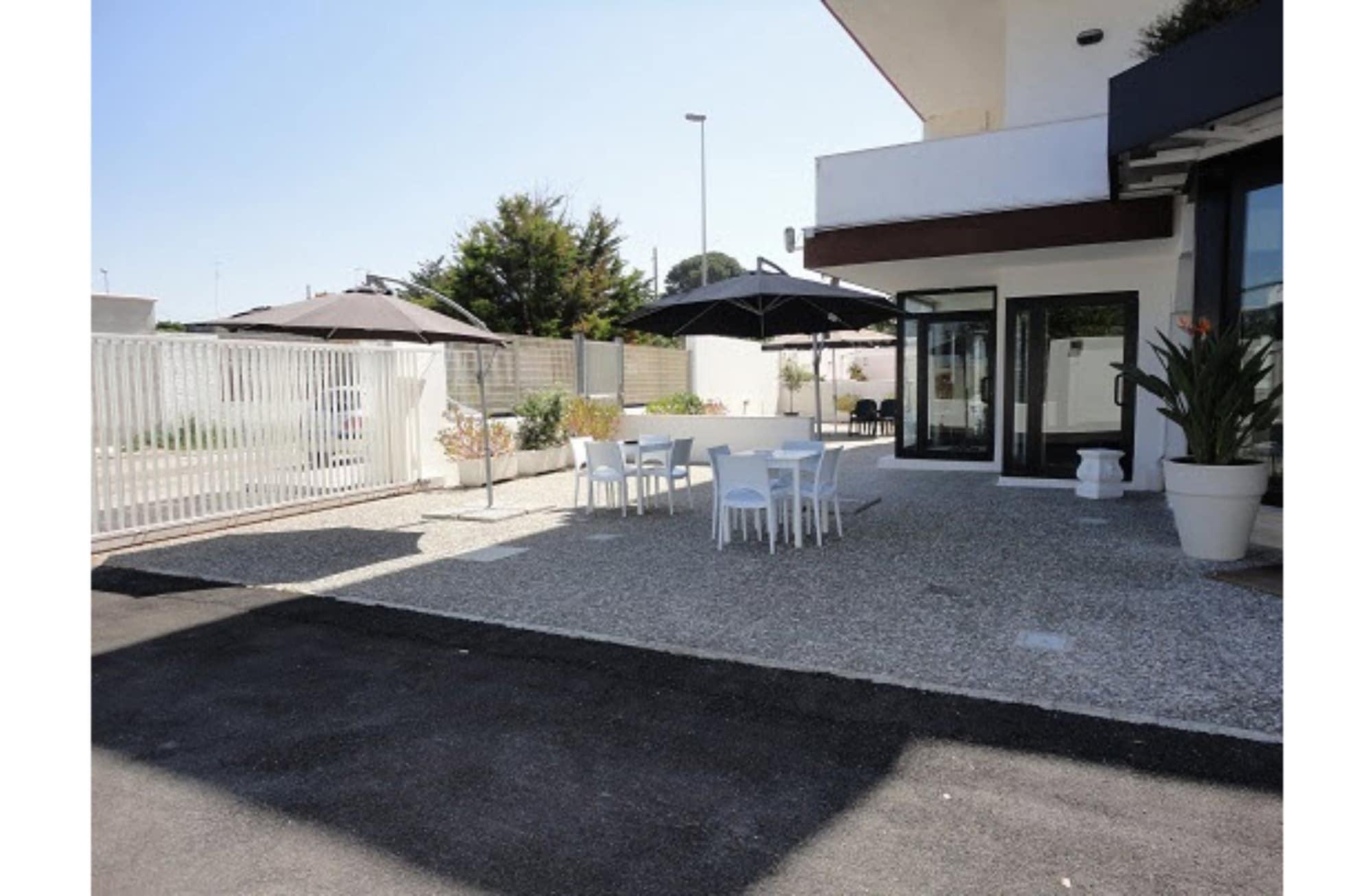 Varios Hotel Riviera