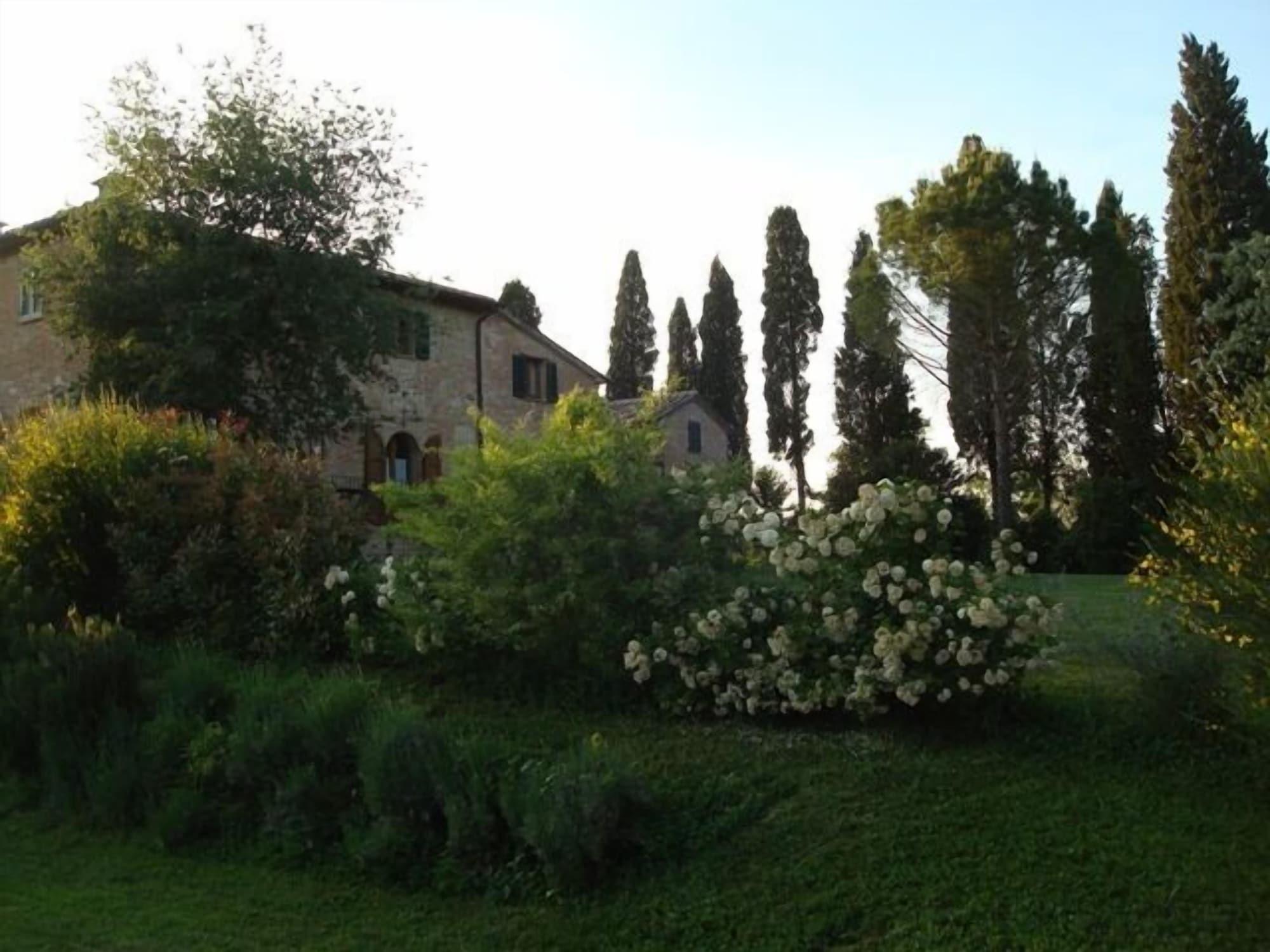 Vista Exterior Al Giardino degli Etruschi