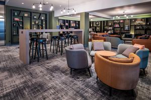 Alojamiento - Holiday Inn Brussels Airport