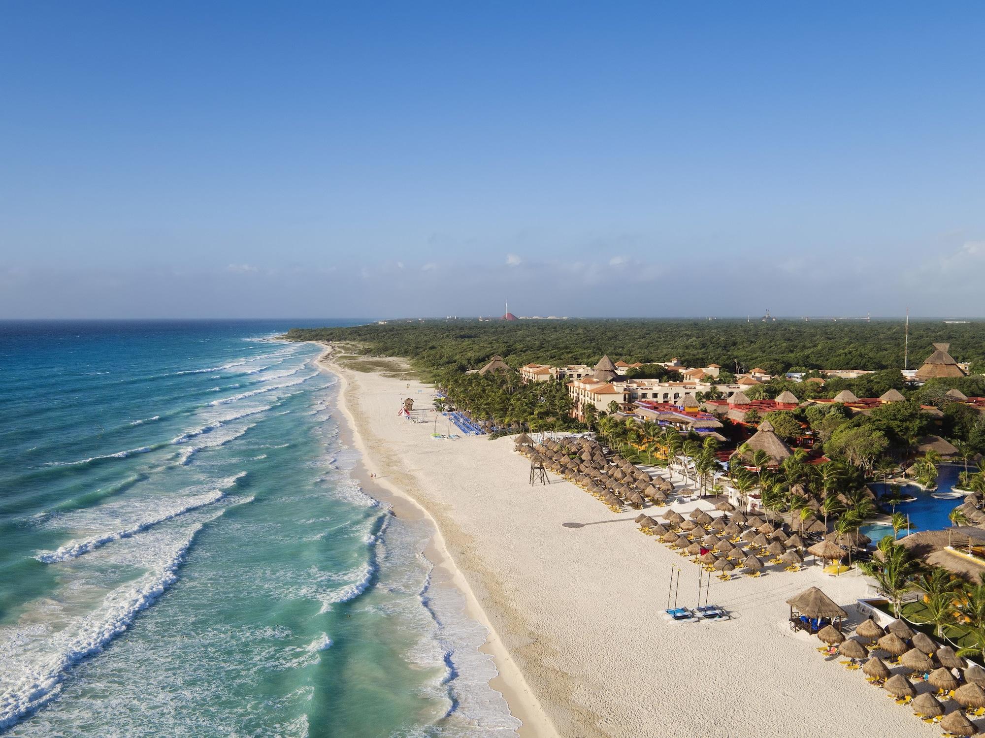 Vista Exterior Iberostar Waves Tucán - All Inclusive