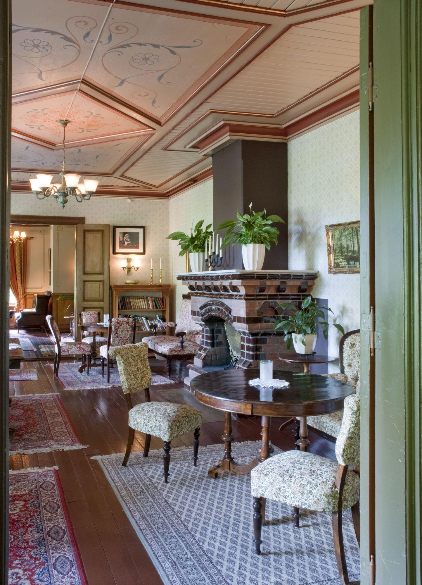 Bar/Salón Dalen Hotel