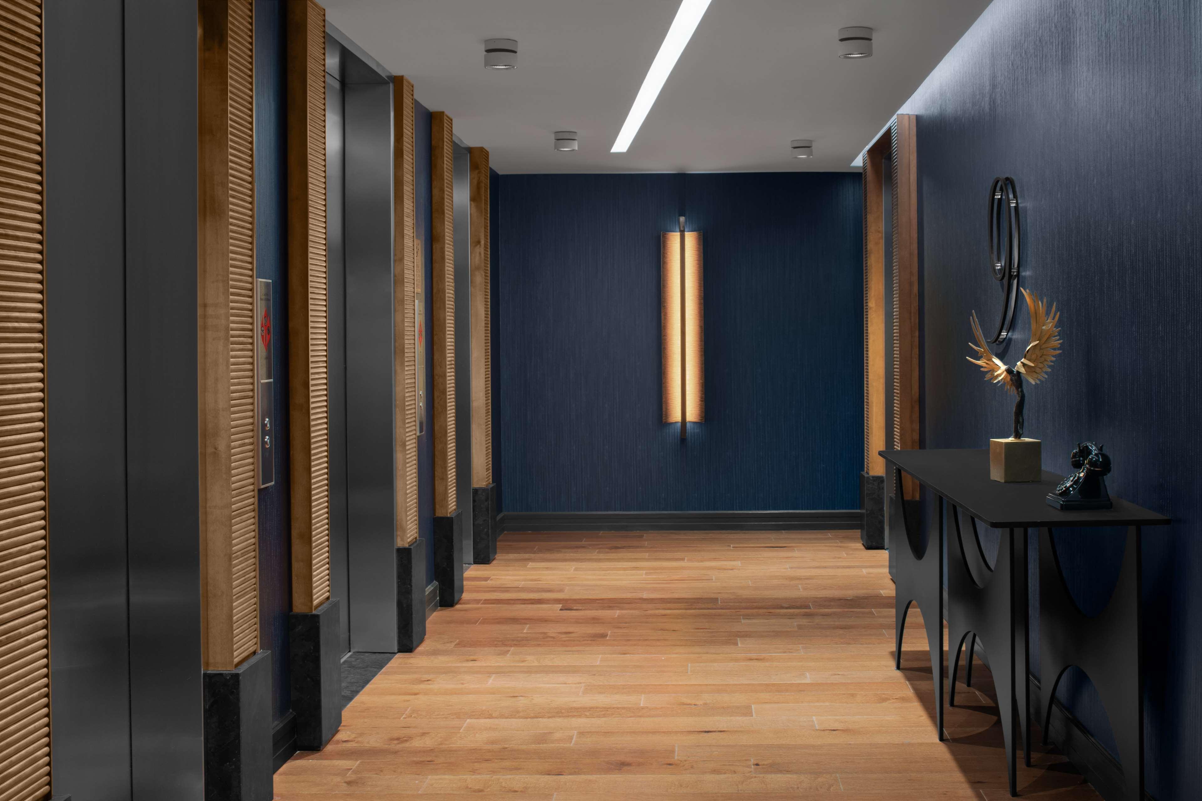 Vista Lobby Hotel Fraye Nashville, Curio Collection by Hilton