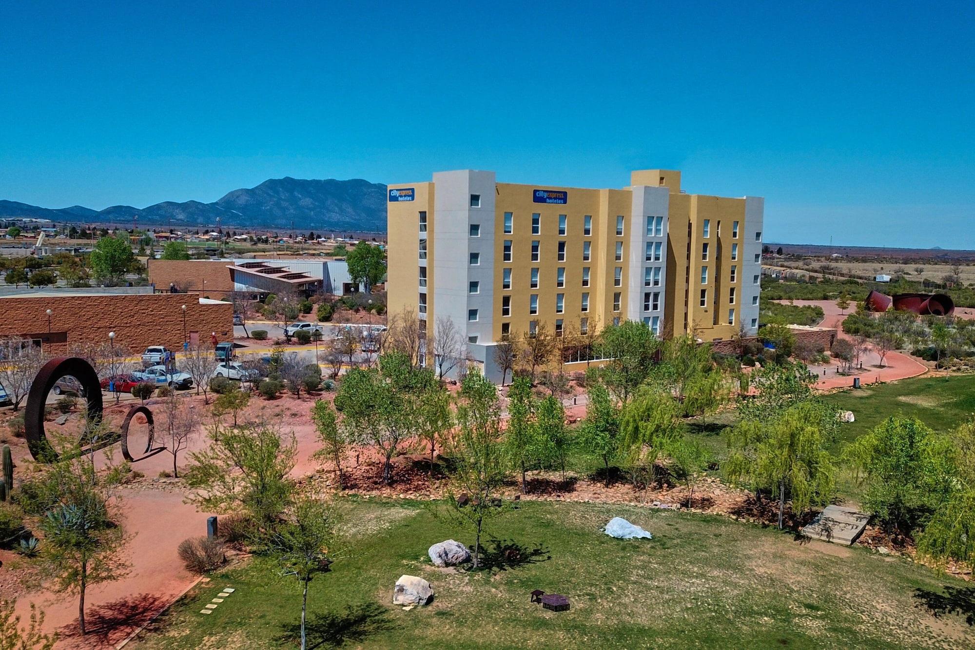 Vista Exterior City Express by Marriott Cananea