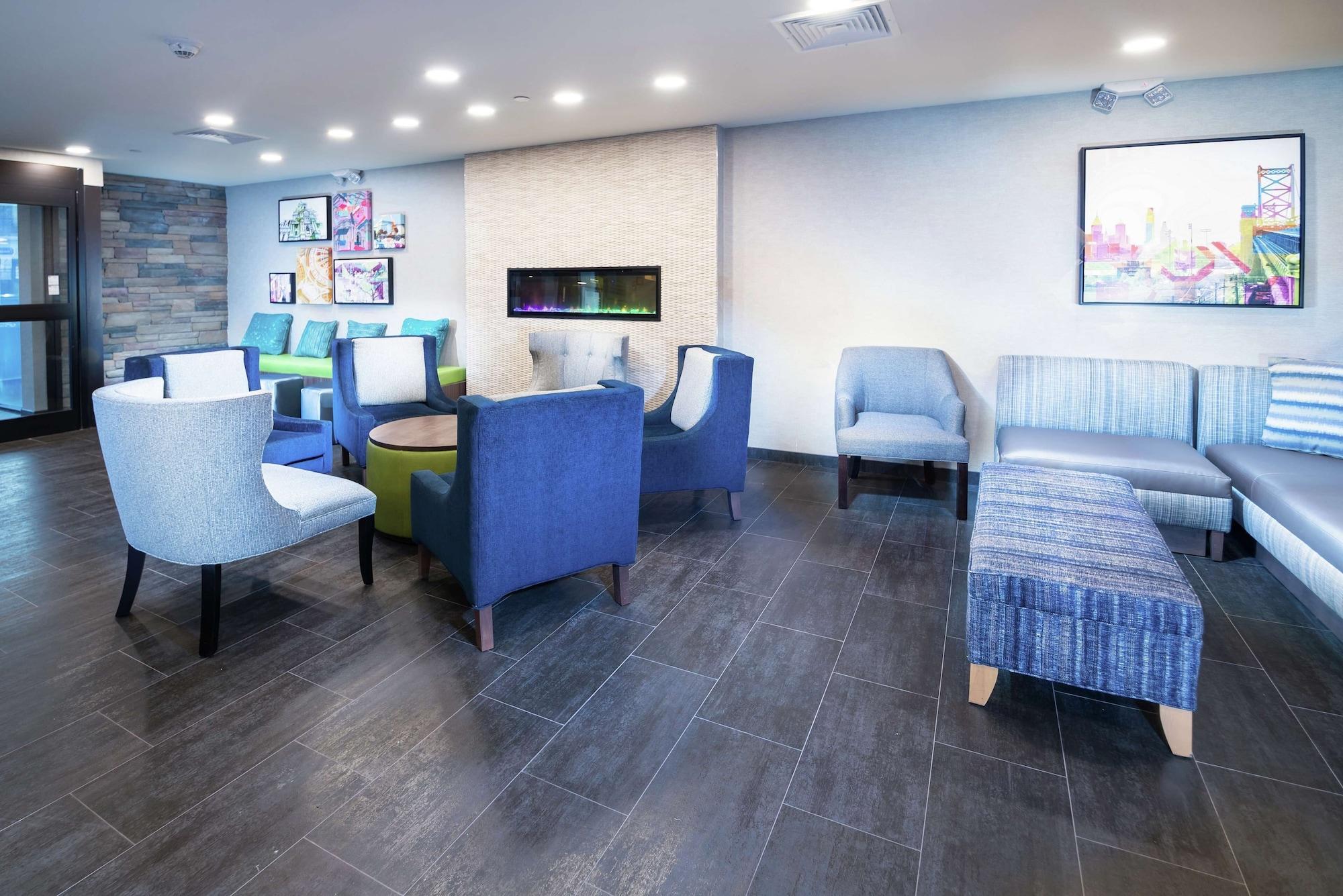 Vista Lobby Home2 Suites by Hilton King of Prussia/Valley Forge, PA