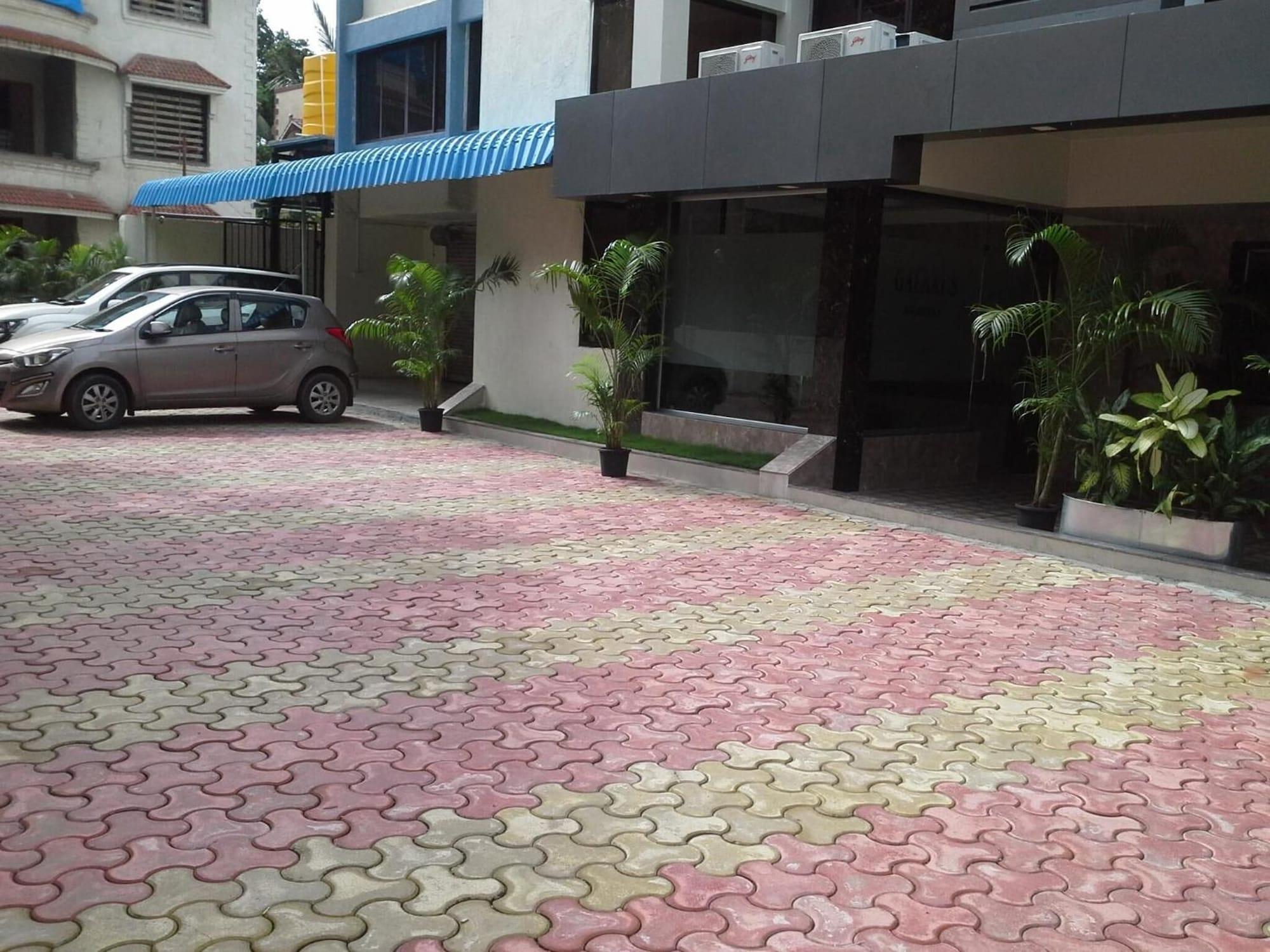 Vista Exterior Hotel Galaxy's Vaibhav