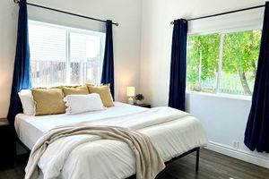 Alquiler Vacacional - Private Guesthouse + King Bed + Fireplace