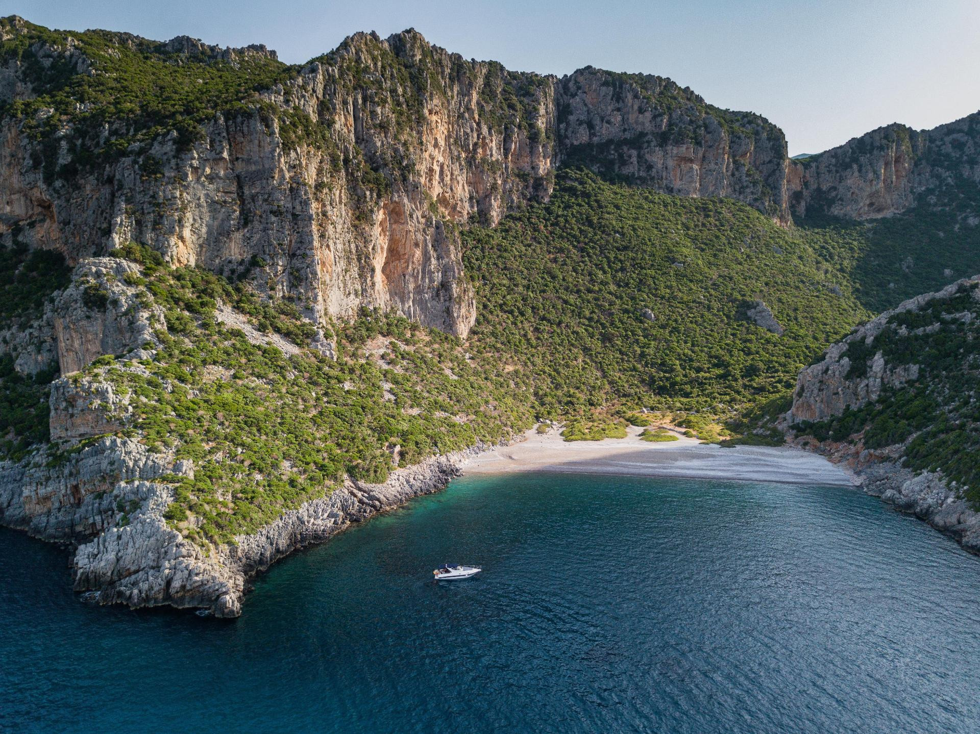 Playa Kinsterna Hotel