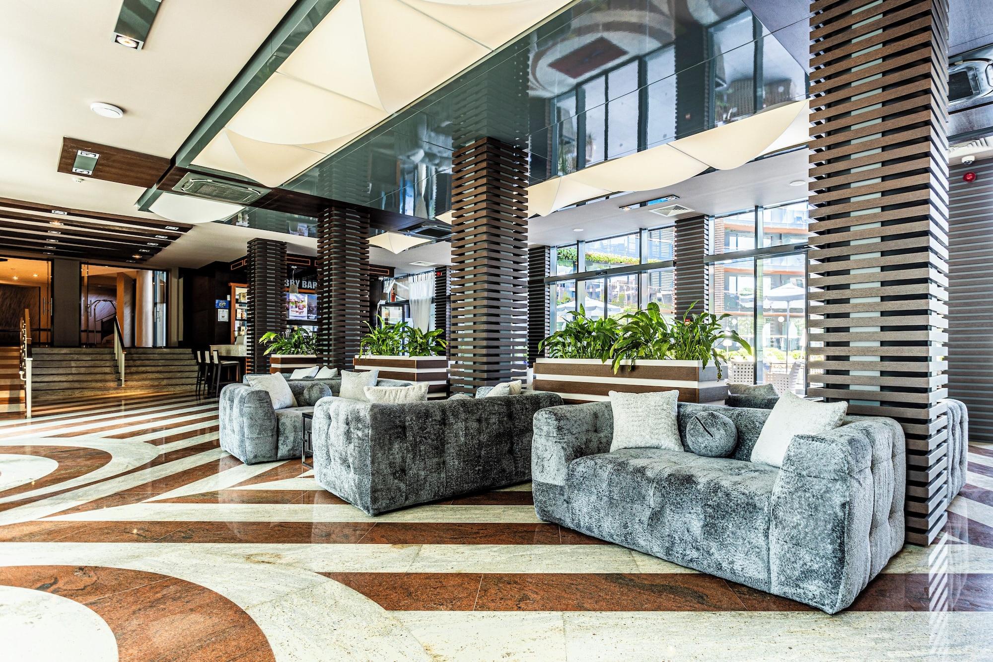 Vista Lobby Galeon Residence & SPA Hotel