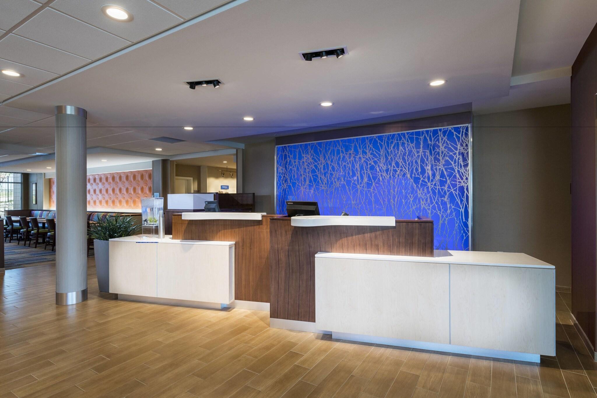 Vista Lobby Fairfield Inn & Suites by Marriott Dallas Waxahachie
