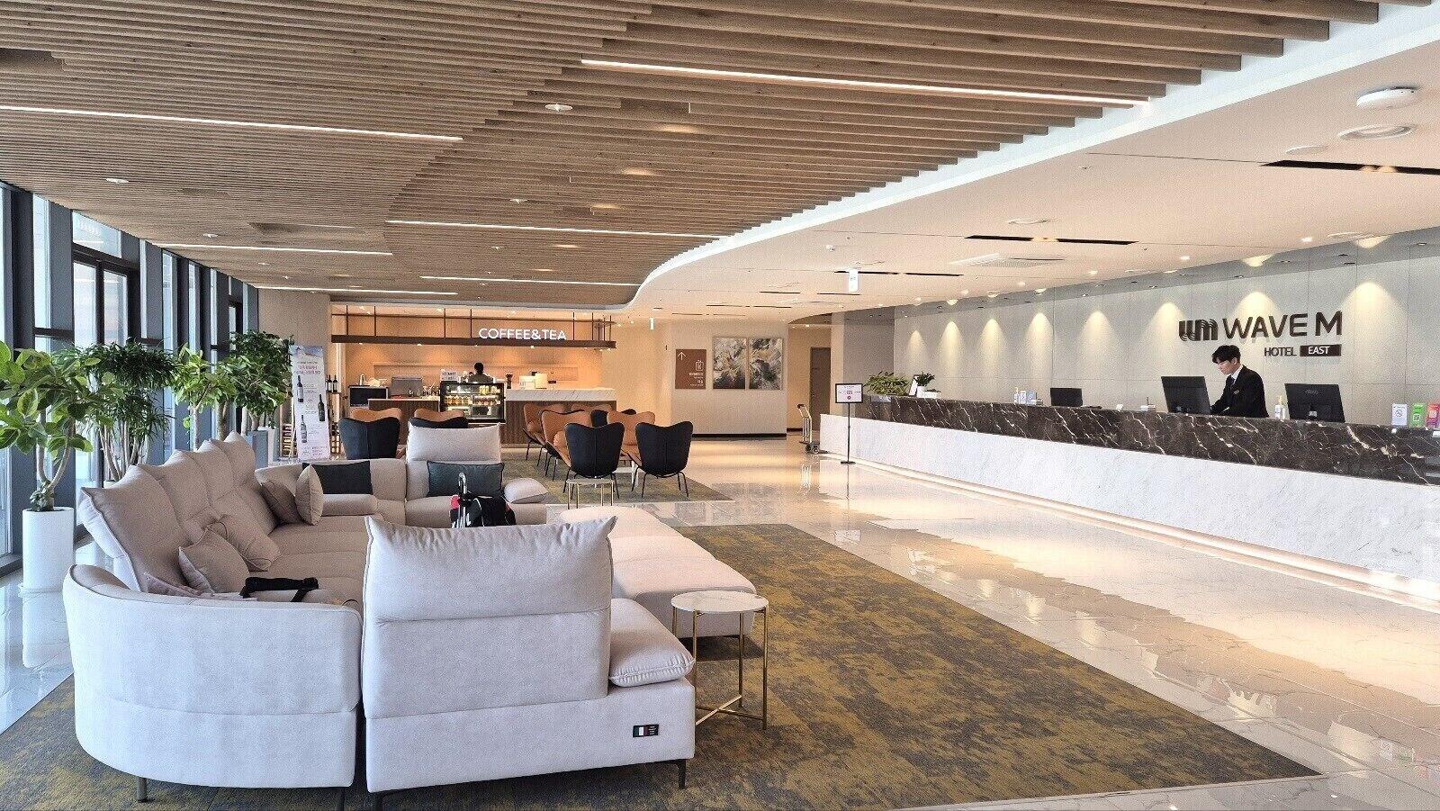 Vista Lobby WAVE M HOTEL EAST